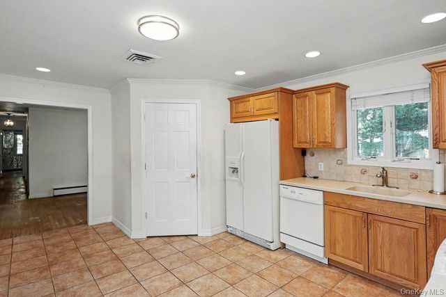 305 Nielson Street, Dix Hills, NY 11746