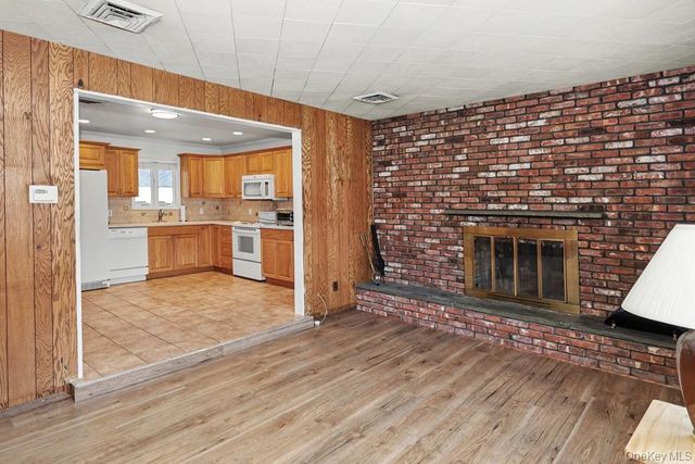 305 Nielson Street, Dix Hills, NY 11746