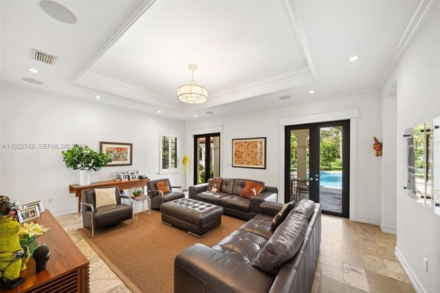 8800 SW 57 Avenue, Pinecrest, FL 33156