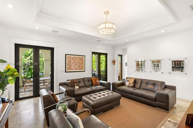 8800 SW 57 Avenue, Pinecrest, FL 33156