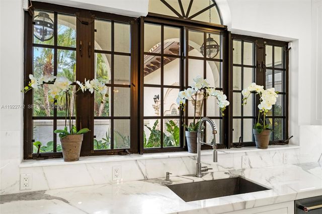 8800 SW 57 Avenue, Pinecrest, FL 33156