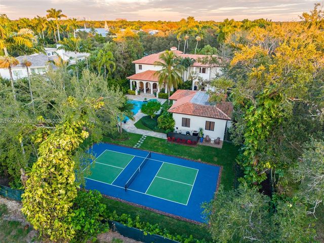 8800 SW 57 Avenue, Pinecrest, FL 33156