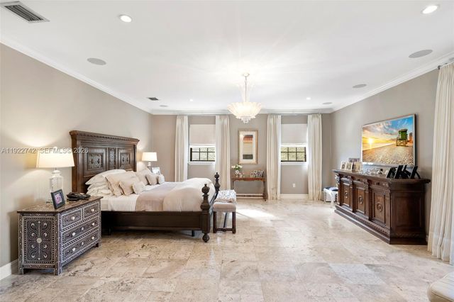 8800 SW 57 Avenue, Pinecrest, FL 33156