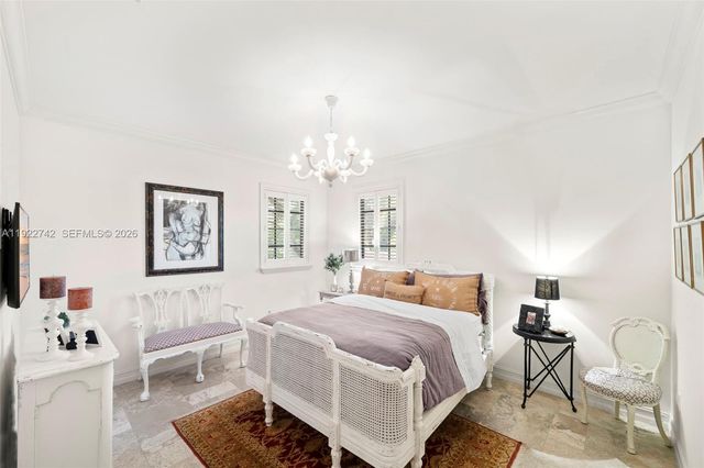 8800 SW 57 Avenue, Pinecrest, FL 33156