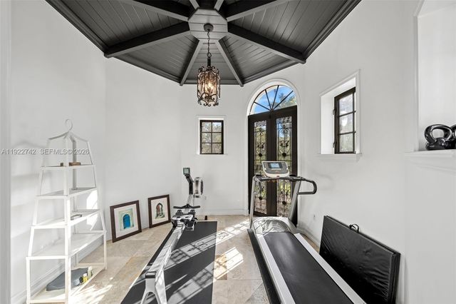 8800 SW 57 Avenue, Pinecrest, FL 33156