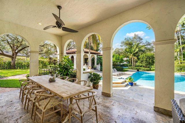 8800 SW 57 Avenue, Pinecrest, FL 33156