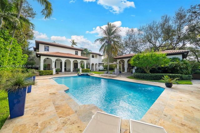 8800 SW 57 Avenue, Pinecrest, FL 33156