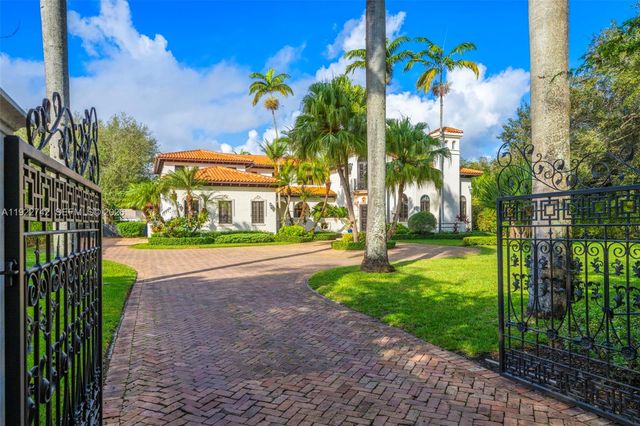 8800 SW 57 Avenue, Pinecrest, FL 33156