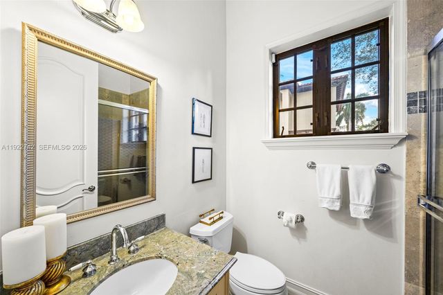 8800 SW 57 Avenue, Pinecrest, FL 33156