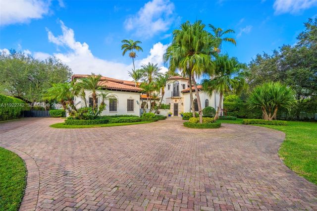8800 SW 57 Avenue, Pinecrest, FL 33156