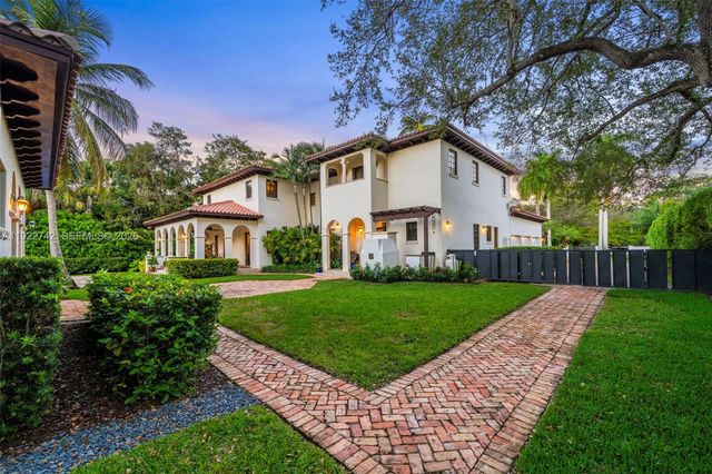 8800 SW 57 Avenue, Pinecrest, FL 33156