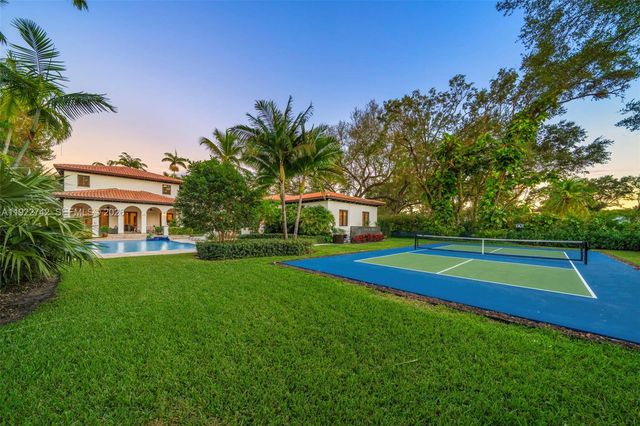 8800 SW 57 Avenue, Pinecrest, FL 33156