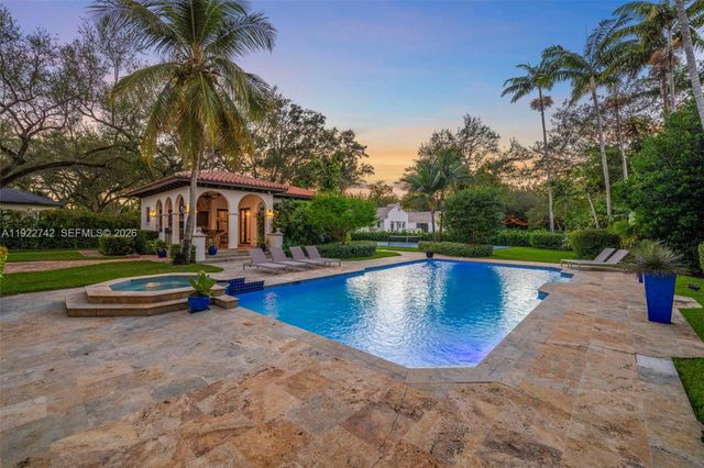 8800 SW 57 Avenue, Pinecrest, FL 33156