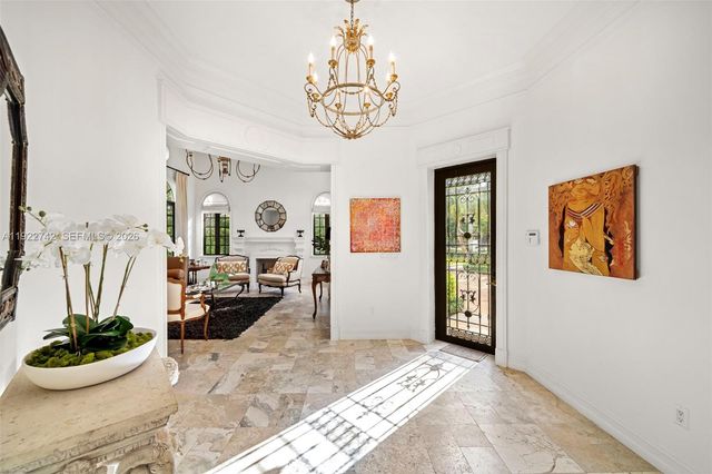 8800 SW 57 Avenue, Pinecrest, FL 33156