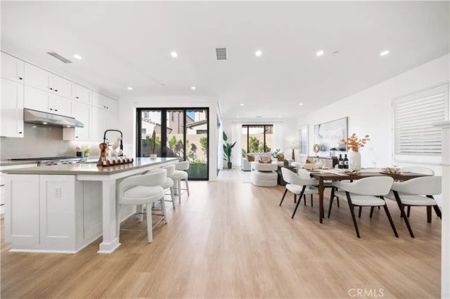 217 Piazza, Irvine, CA 92602