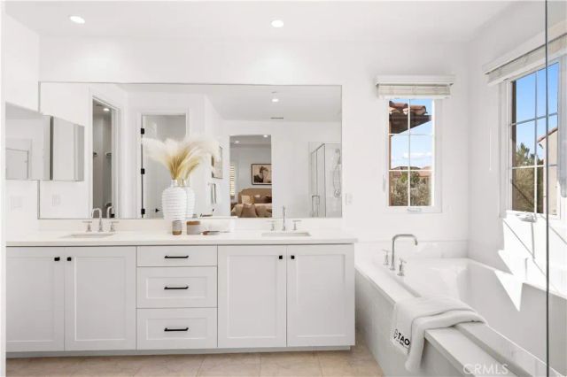 217 Piazza, Irvine, CA 92602