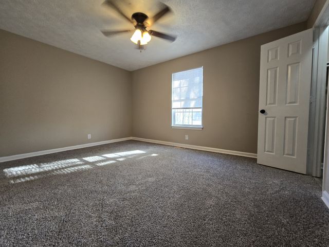 414 Pacific Ave, Oak Grove, KY 42262