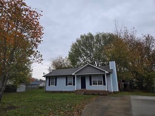 414 Pacific Ave, Oak Grove, KY 42262