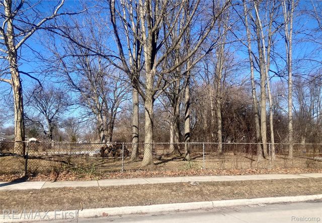 Vac Albert Avenue, Royal Oak, MI 48073