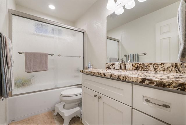 1820 N Berkeley Ave, Turlock, CA 95382