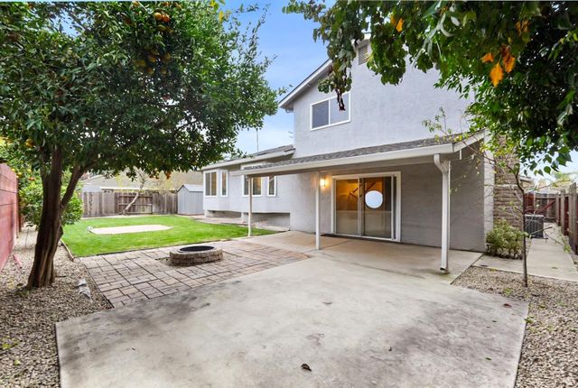 1820 N Berkeley Ave, Turlock, CA 95382