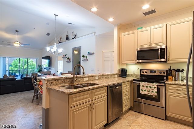 1102 Winding Pines CIR 206, Cape Coral, FL 33909