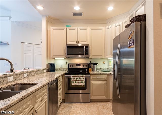 1102 Winding Pines CIR 206, Cape Coral, FL 33909