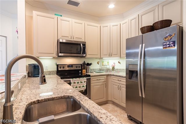 1102 Winding Pines CIR 206, Cape Coral, FL 33909