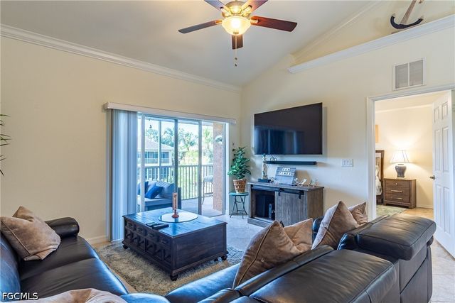 1102 Winding Pines CIR 206, Cape Coral, FL 33909
