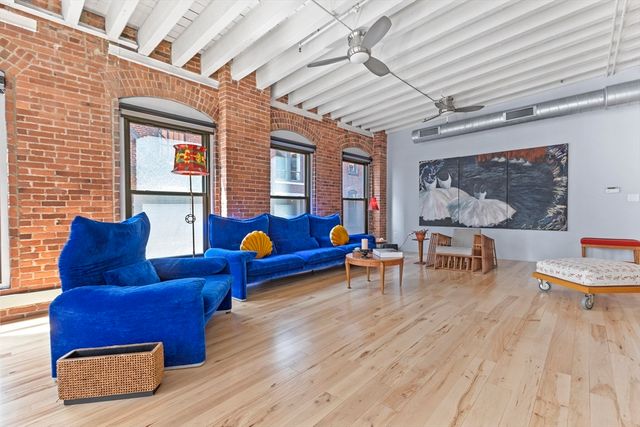 111 Beach St 3E, Boston, MA 02111