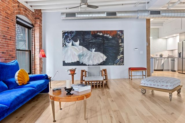 111 Beach St 3E, Boston, MA 02111