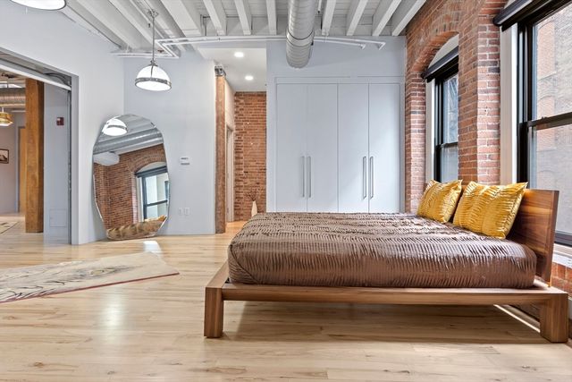 111 Beach St 3E, Boston, MA 02111