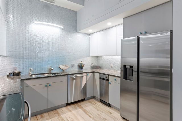 111 Beach St 3E, Boston, MA 02111