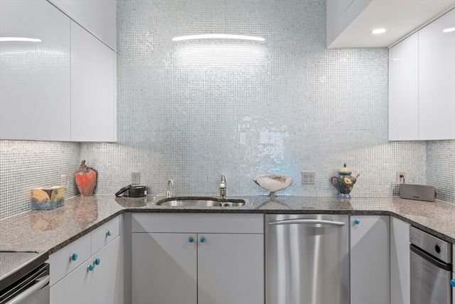 111 Beach St 3E, Boston, MA 02111