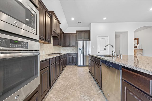 27507 Kingsland Place Lane, Fulshear, TX 77441