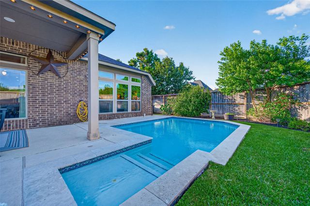 27507 Kingsland Place Lane, Fulshear, TX 77441