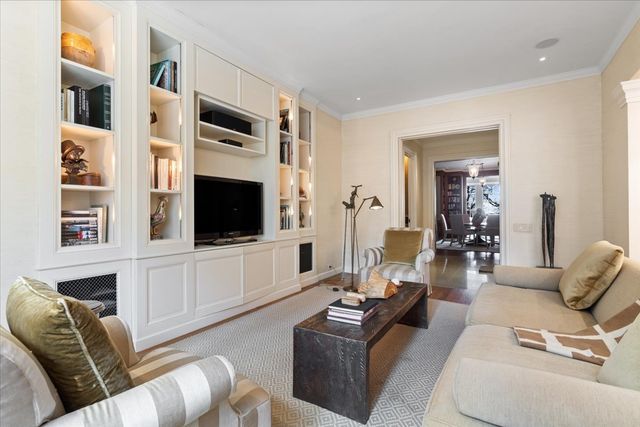 199 E Lake Shore Drive 4W, Chicago, IL 60611