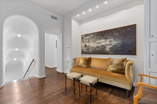 199 E Lake Shore Drive 4W, Chicago, IL 60611