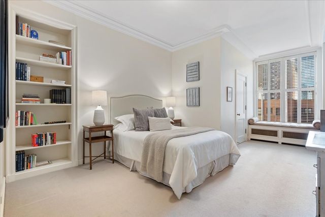 199 E Lake Shore Drive 4W, Chicago, IL 60611