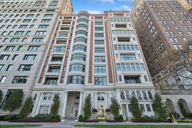 199 E Lake Shore Drive 4W, Chicago, IL 60611