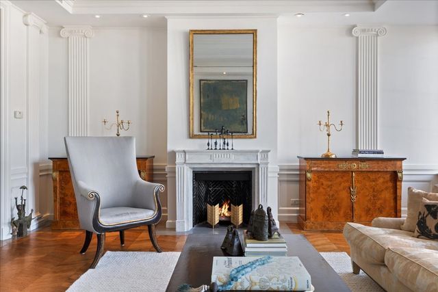 199 E Lake Shore Drive 4W, Chicago, IL 60611