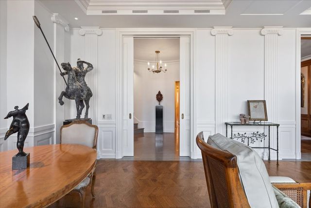 199 E Lake Shore Drive 4W, Chicago, IL 60611