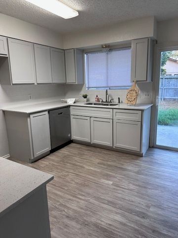 1125 Selkirk Dr, Corpus Christi, TX 78418