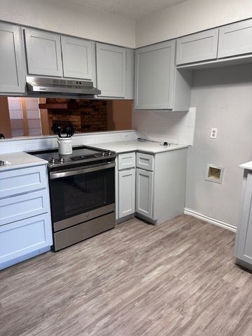 1125 Selkirk Dr, Corpus Christi, TX 78418