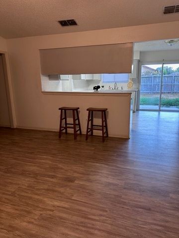 1125 Selkirk Dr, Corpus Christi, TX 78418