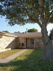 1125 Selkirk Dr, Corpus Christi, TX 78418