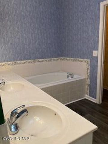 4154 Breezewood Drive 202, Wilmington, NC 28412