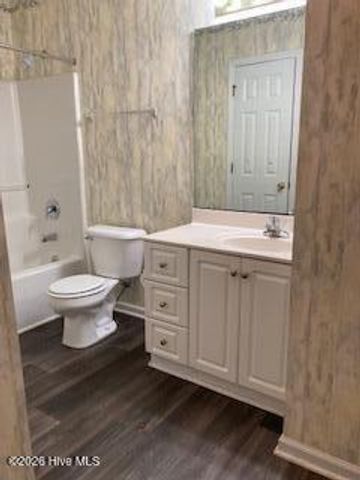 4154 Breezewood Drive 202, Wilmington, NC 28412