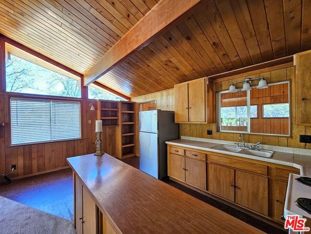 845 Moreno Lane, Sugarloaf, CA 92386