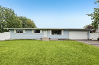 6847 8th Street Lane N, Oakdale, MN 55128